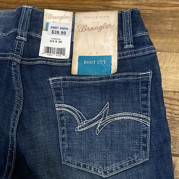 Wrangler Women’s Premium Denim Bootcut Jeans - Picture 5 of 6